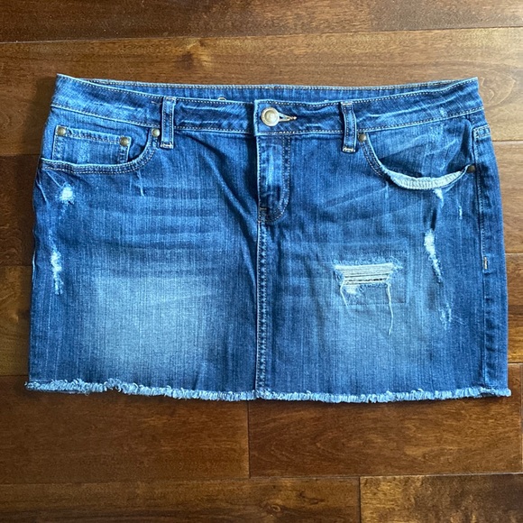 LC Lauren Conrad Dresses & Skirts - LC Lauren Conrad Denim  jeans Mini Skirt Size: 14